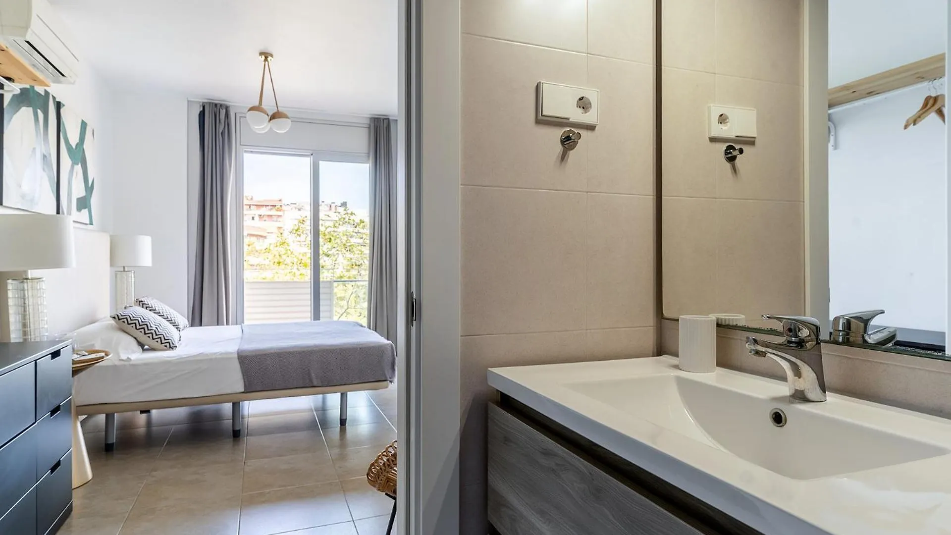 Ola Living Poblenou Beach برشلونة 0*,