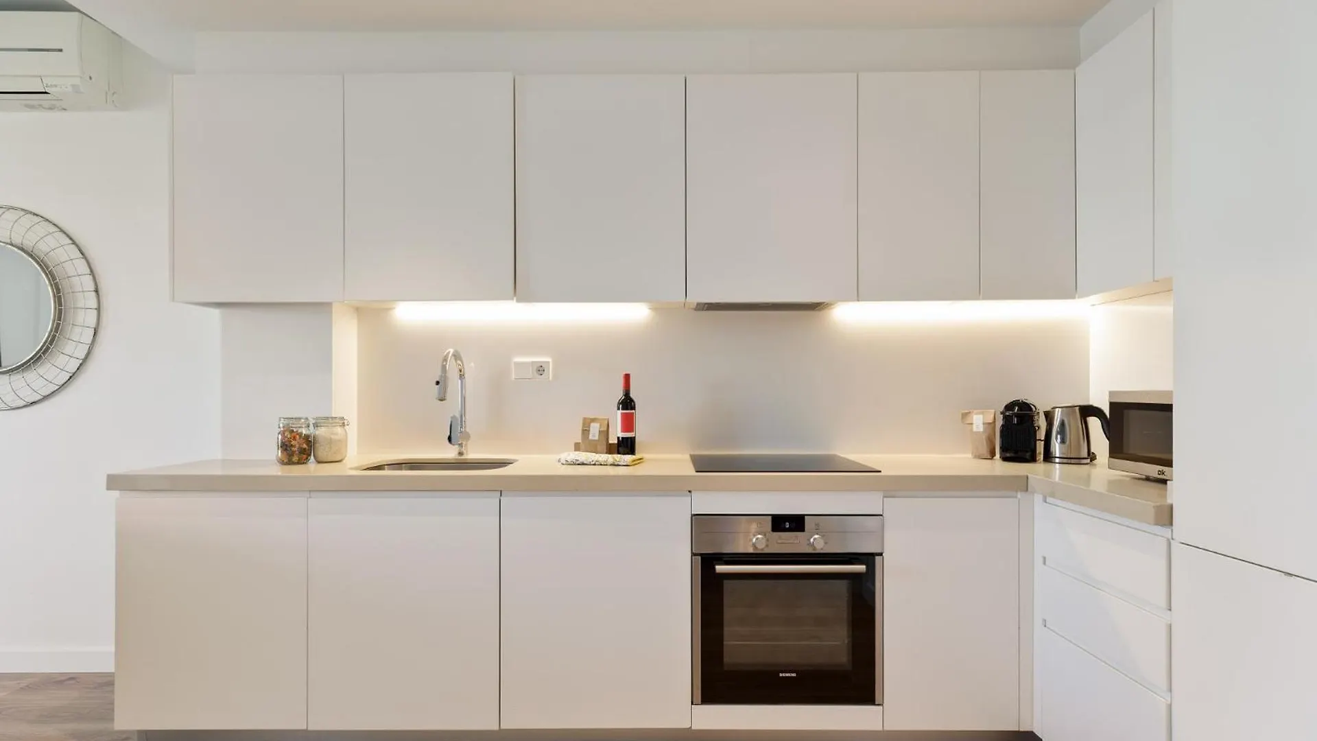 Ola Living Poblenou Beach برشلونة 0*,