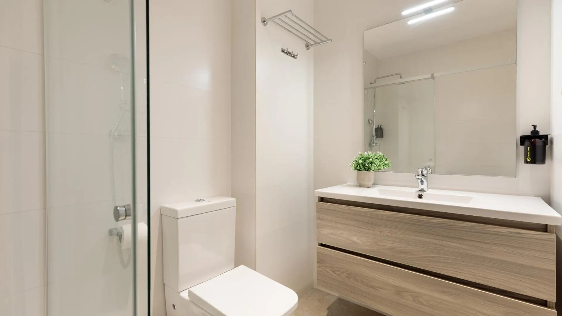 Ola Living Poblenou Beach برشلونة