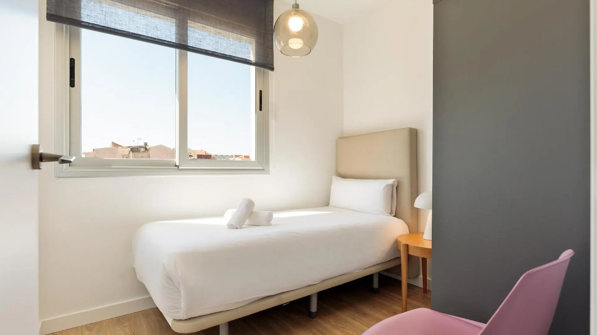 Ola Living Poblenou Beach Barcelona 0*,  España